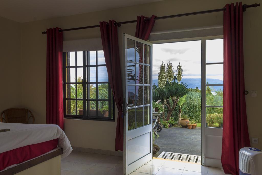 Vila Belgica Bed & Breakfast Horta  Room photo